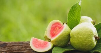 Guava: ce beneficii aduce sănătății