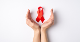 SIDA – cauze, transmitere, simptome, diagnostic și tratament